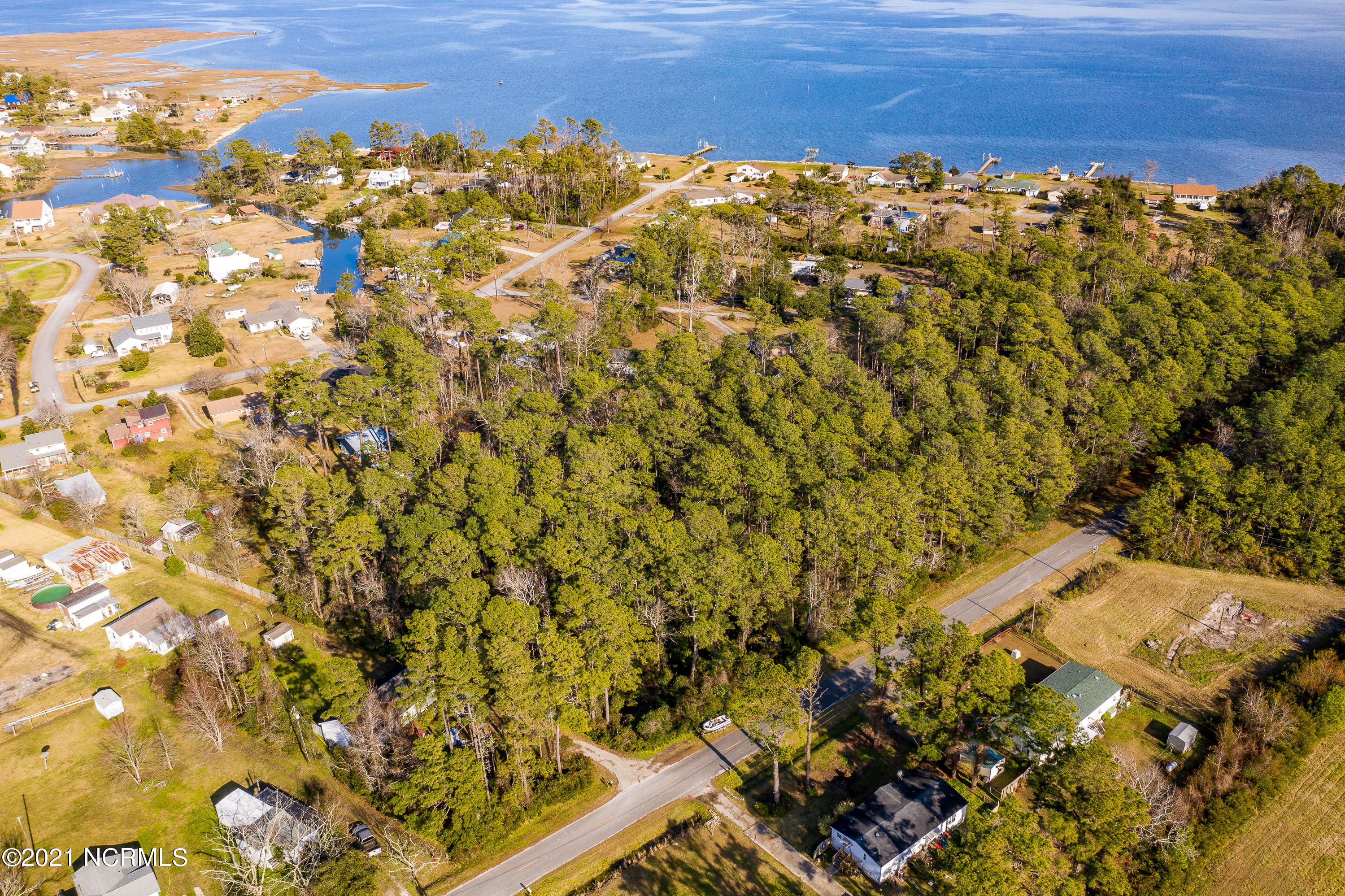 215 Piver Road Beaufort, NC 28516 - Photo 4 of 12 Chill Photo_-82