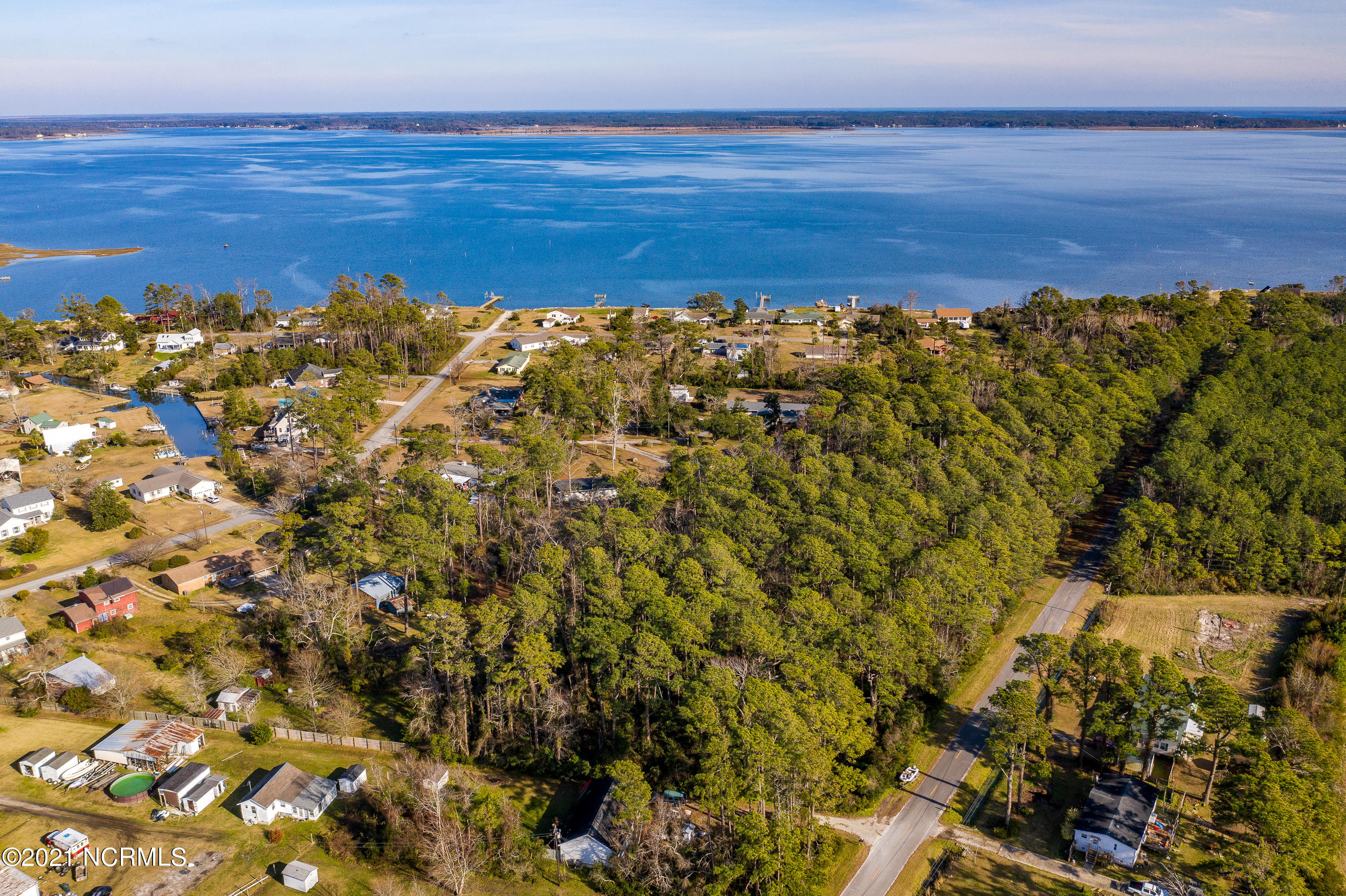 215 Piver Road Beaufort, NC 28516 - Photo 5 of 12 Chill Photo_-83