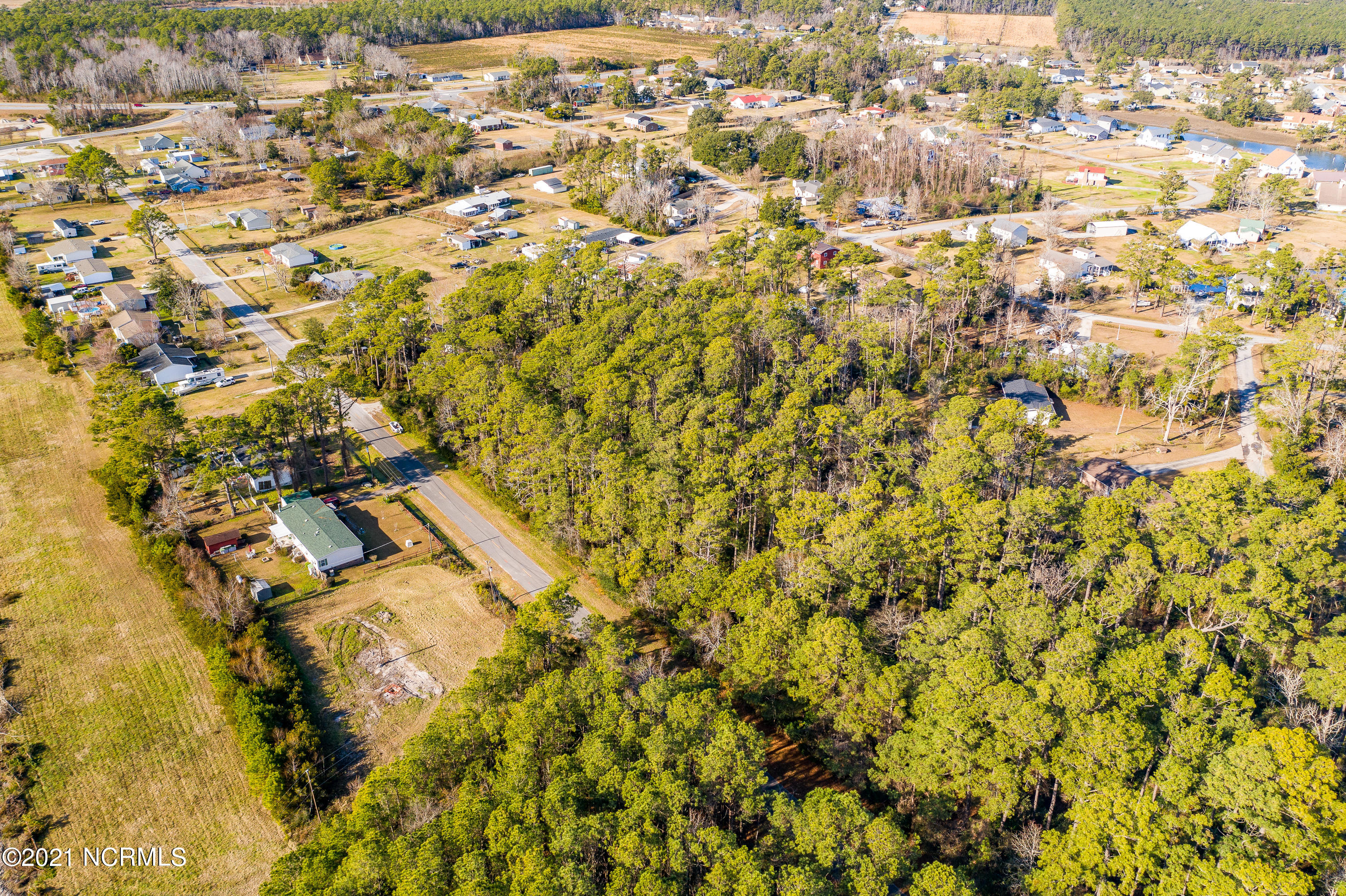 215 Piver Road Beaufort, NC 28516 - Photo 6 of 12 Chill Photo_-80