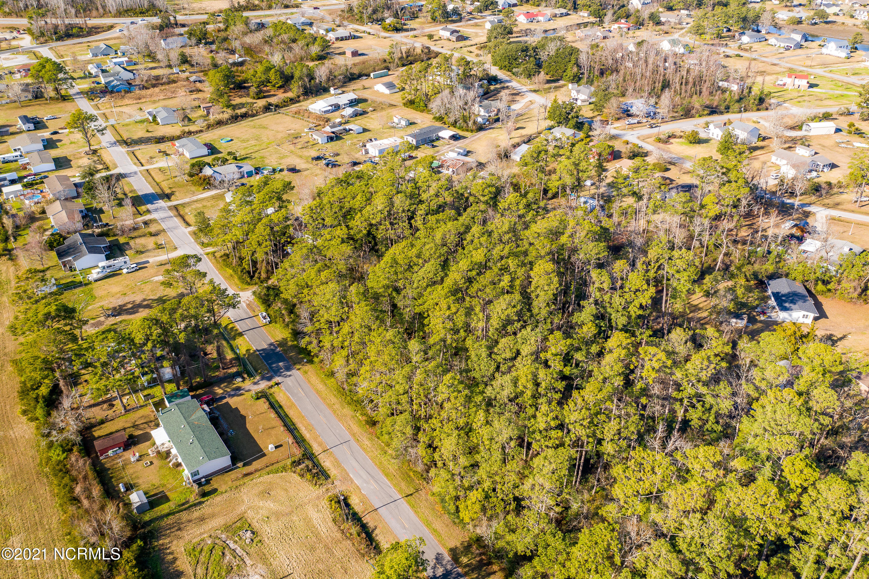 215 Piver Road Beaufort, NC 28516 - Photo 7 of 12 Chill Photo_-81