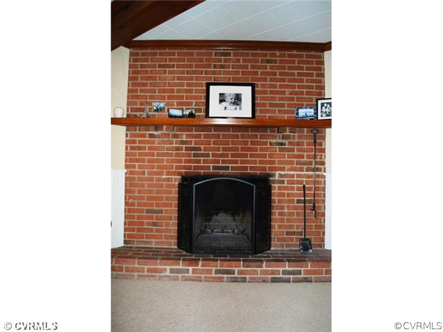1126 Hybla Road North Chesterfield, VA 23236 - Photo 12 of 24 Den/Family/Great Room