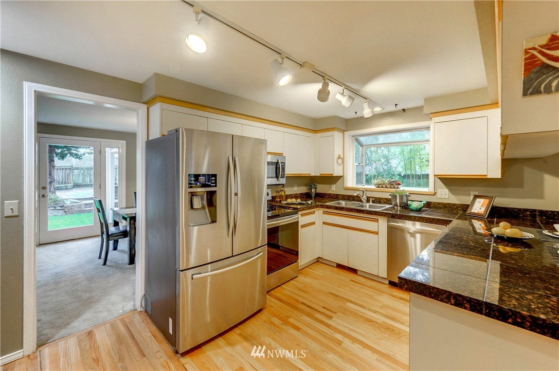 13955 Southeast 156th Street Renton, WA 98058 - Photo 10 of 25 Gallery Image 10