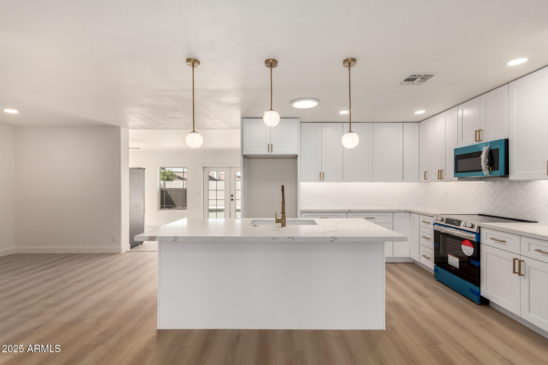 2416 South Evergreen Road Tempe, AZ 85282 - Photo 10 of 35 Kitchen