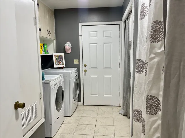 $360,000 | 8406 Glen Valley Drive, Houston, TX 77061