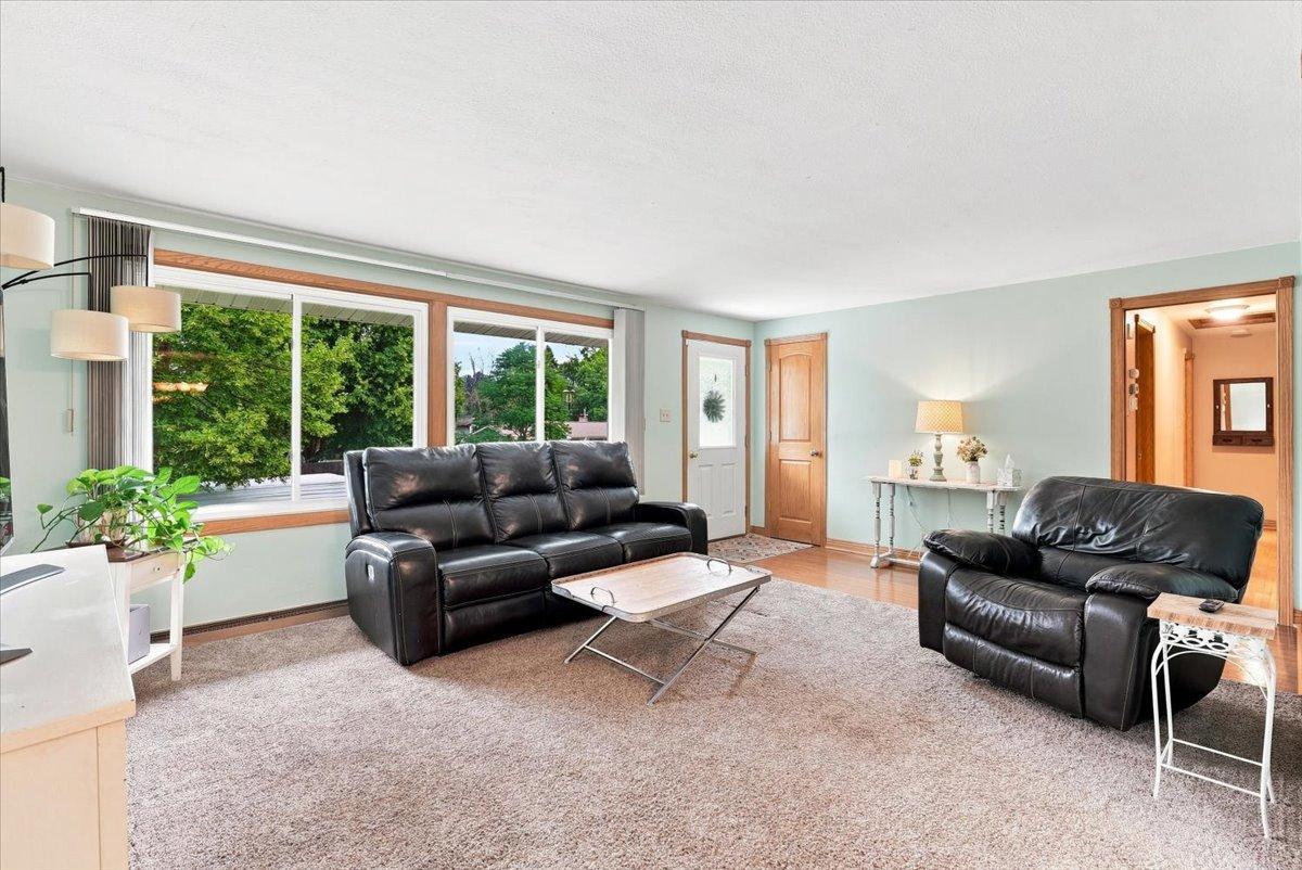 942 Morgan Road River Falls, WI 54022 - Photo 4 of 41 Gallery Image 4