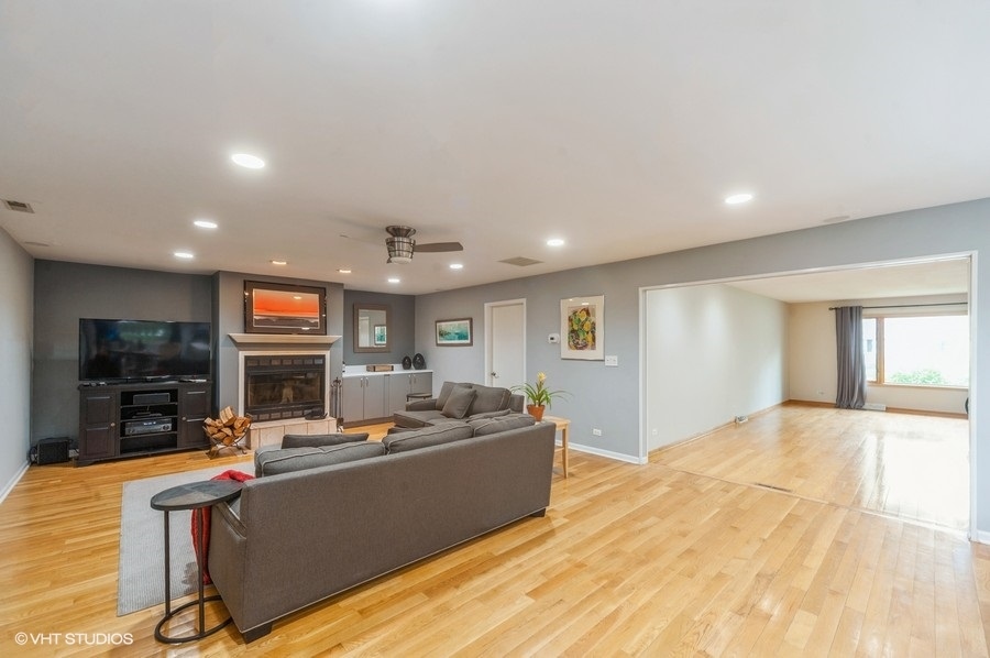 920 Midway Road Northbrook, IL 60062 - Photo 3 of 12