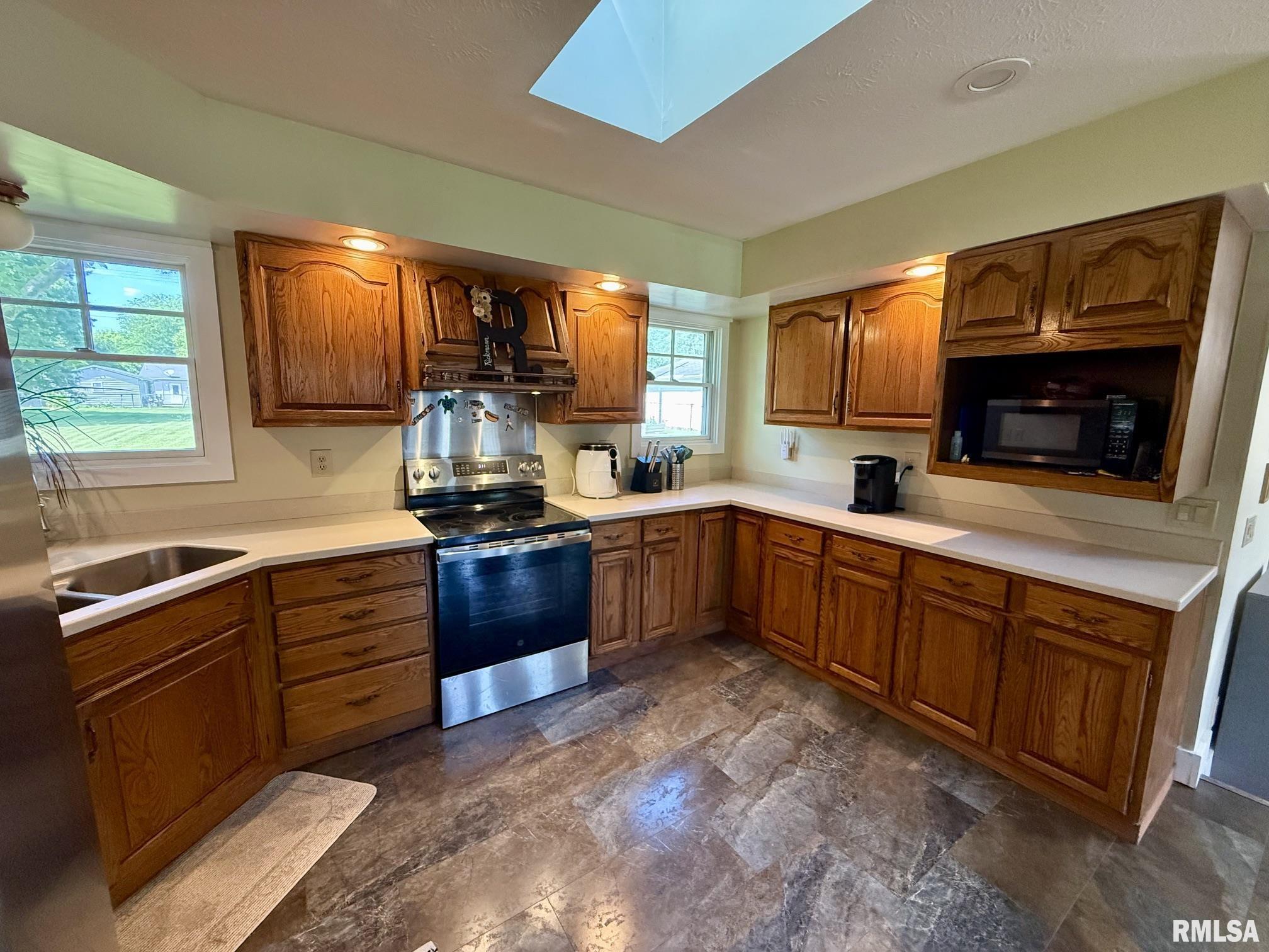 27 Circle Drive Springfield, IL 62703 - Photo 5 of 36
