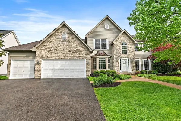 $710,000 | 40-w017 Carl Sandburg Road, St. Charles, IL 60175