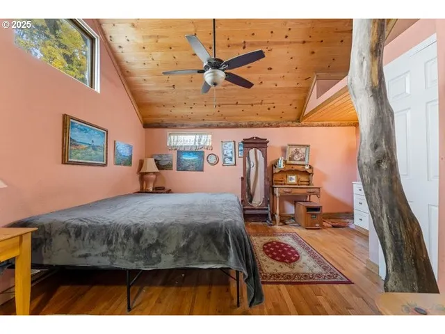 $1,100,000 | 6425 Lakeshore Drive, Selma, OR 97538