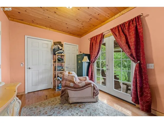 $1,100,000 | 6425 Lakeshore Drive, Selma, OR 97538