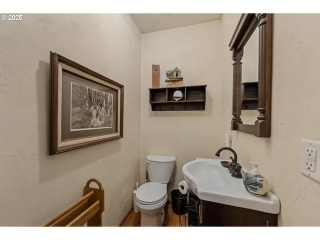 $1,100,000 | 6425 Lakeshore Drive, Selma, OR 97538