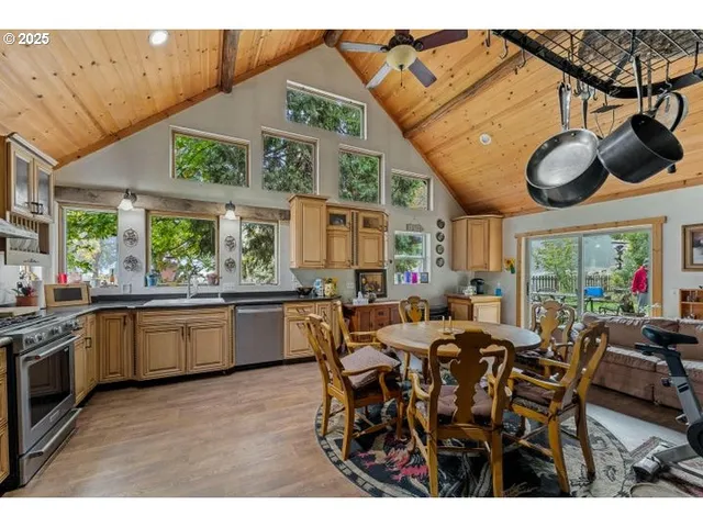 $1,100,000 | 6425 Lakeshore Drive, Selma, OR 97538