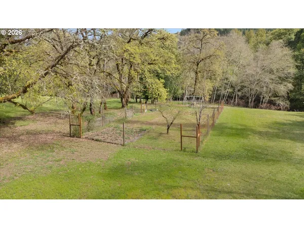 $595,000 | 5089 North Myrtle Road, Myrtle Creek, OR 97457