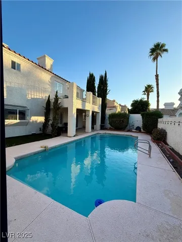 $3,500 | 8024 Shorecrest Drive, Las Vegas, NV 89128
