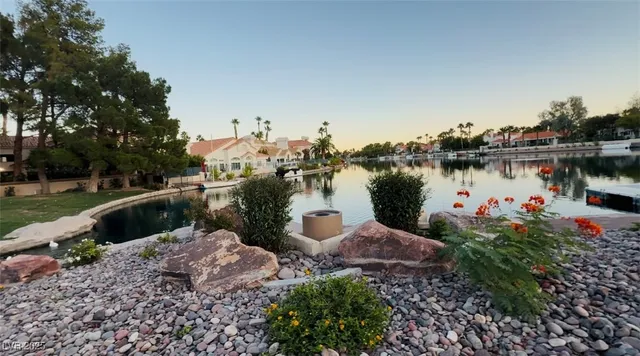 $3,500 | 8024 Shorecrest Drive, Las Vegas, NV 89128