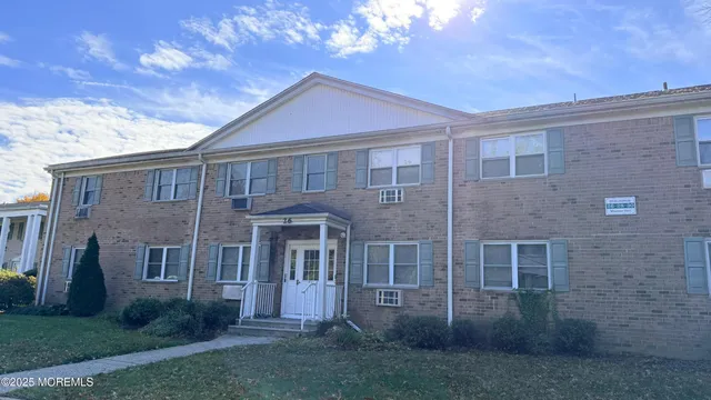$1,975 | 26 Windsor Terrace, Unit G, Freehold, NJ 07728
