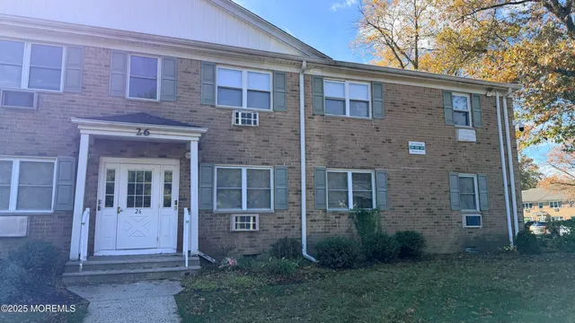 $1,975 | 26 Windsor Terrace, Unit G, Freehold, NJ 07728