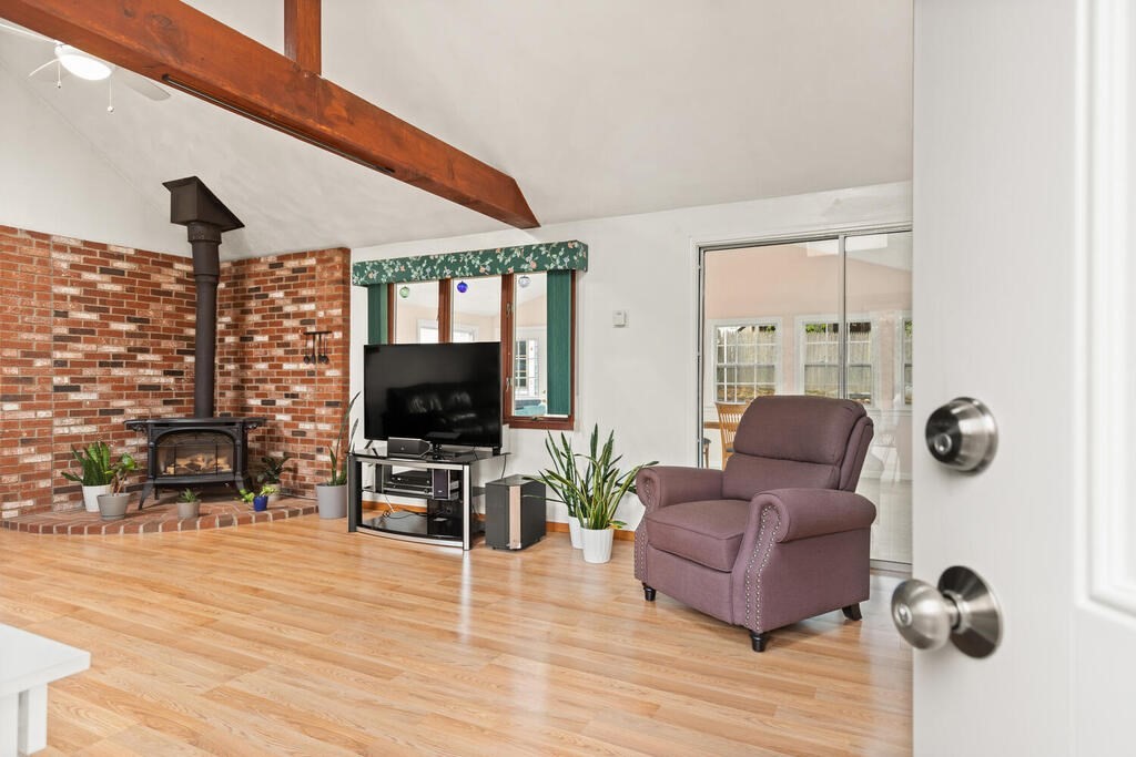 37 MacArthur Road Beverly, MA 01915 - Photo 4 of 30 Gallery Image 4