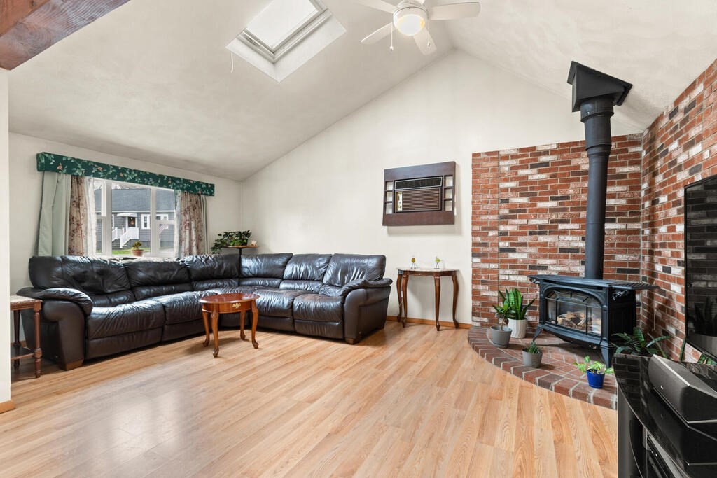 37 MacArthur Road Beverly, MA 01915 - Photo 5 of 30 Gallery Image 5
