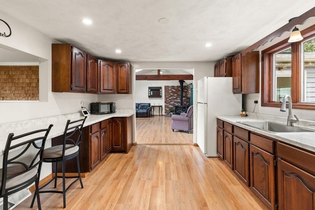 37 MacArthur Road Beverly, MA 01915 - Photo 9 of 30 Gallery Image 9