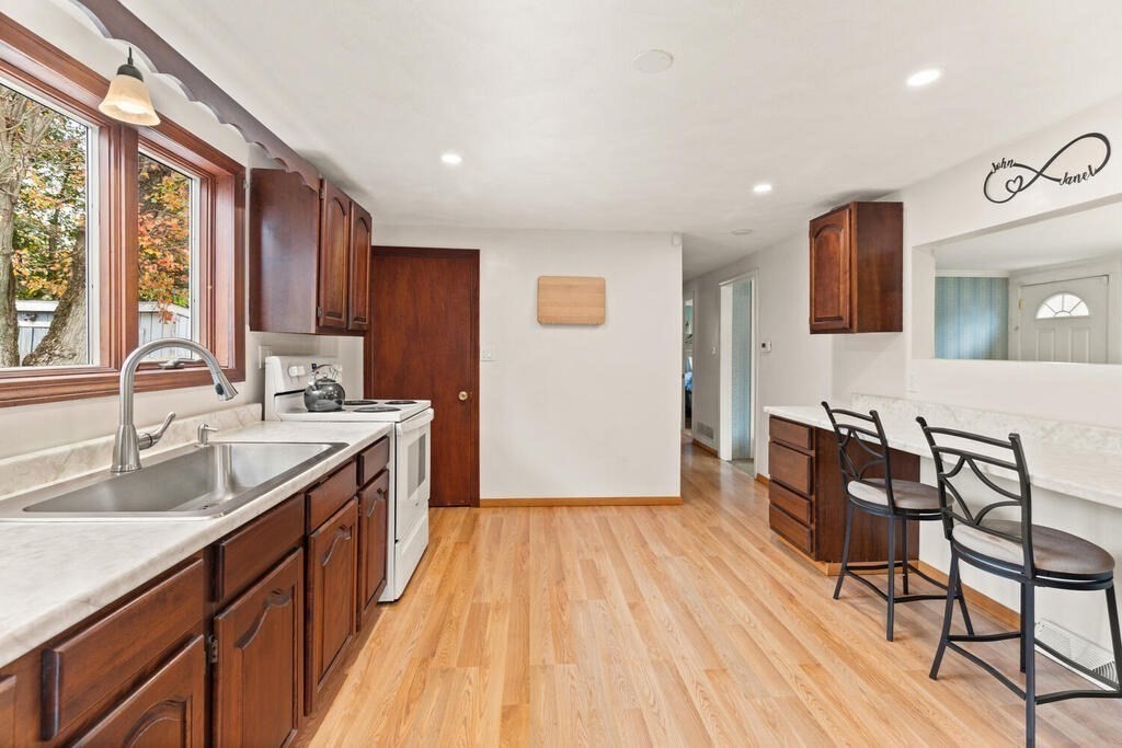 37 MacArthur Road Beverly, MA 01915 - Photo 10 of 30 Gallery Image 10