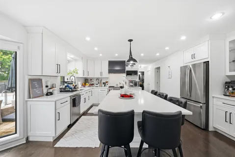 $1,100,000 | 729 Arlington Avenue, Naperville, IL 60565