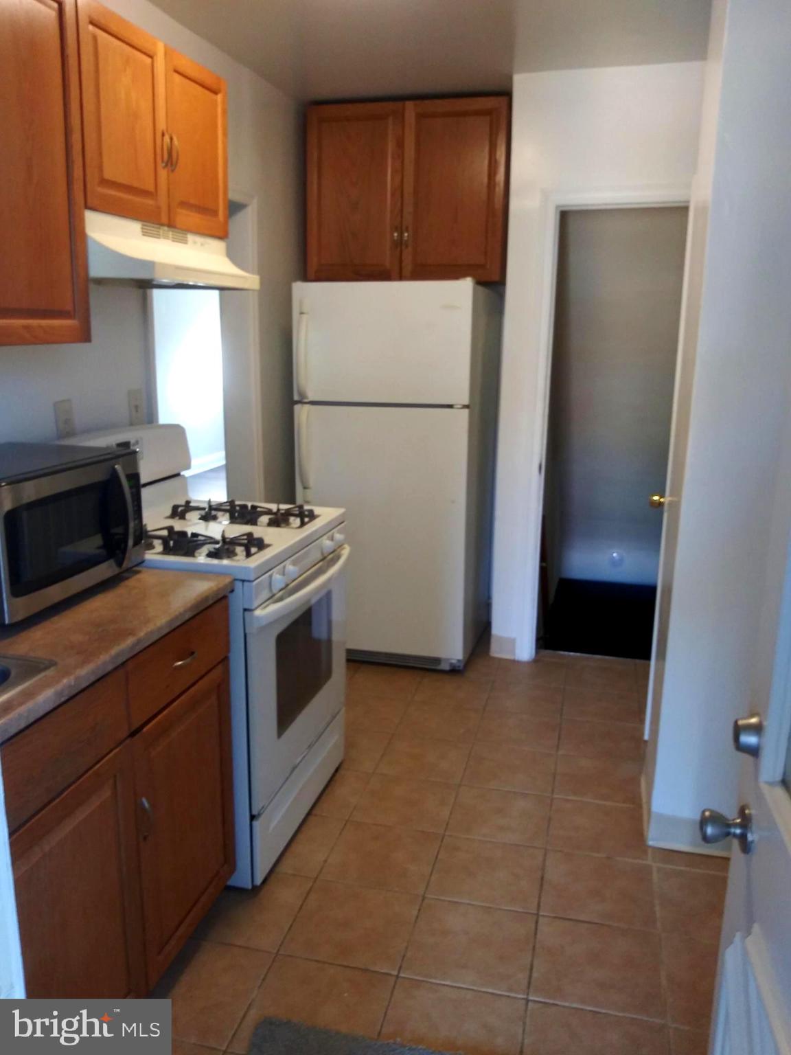 204 Arden Road West Baltimore, MD 21225 - Photo 5 of 12 kitchen