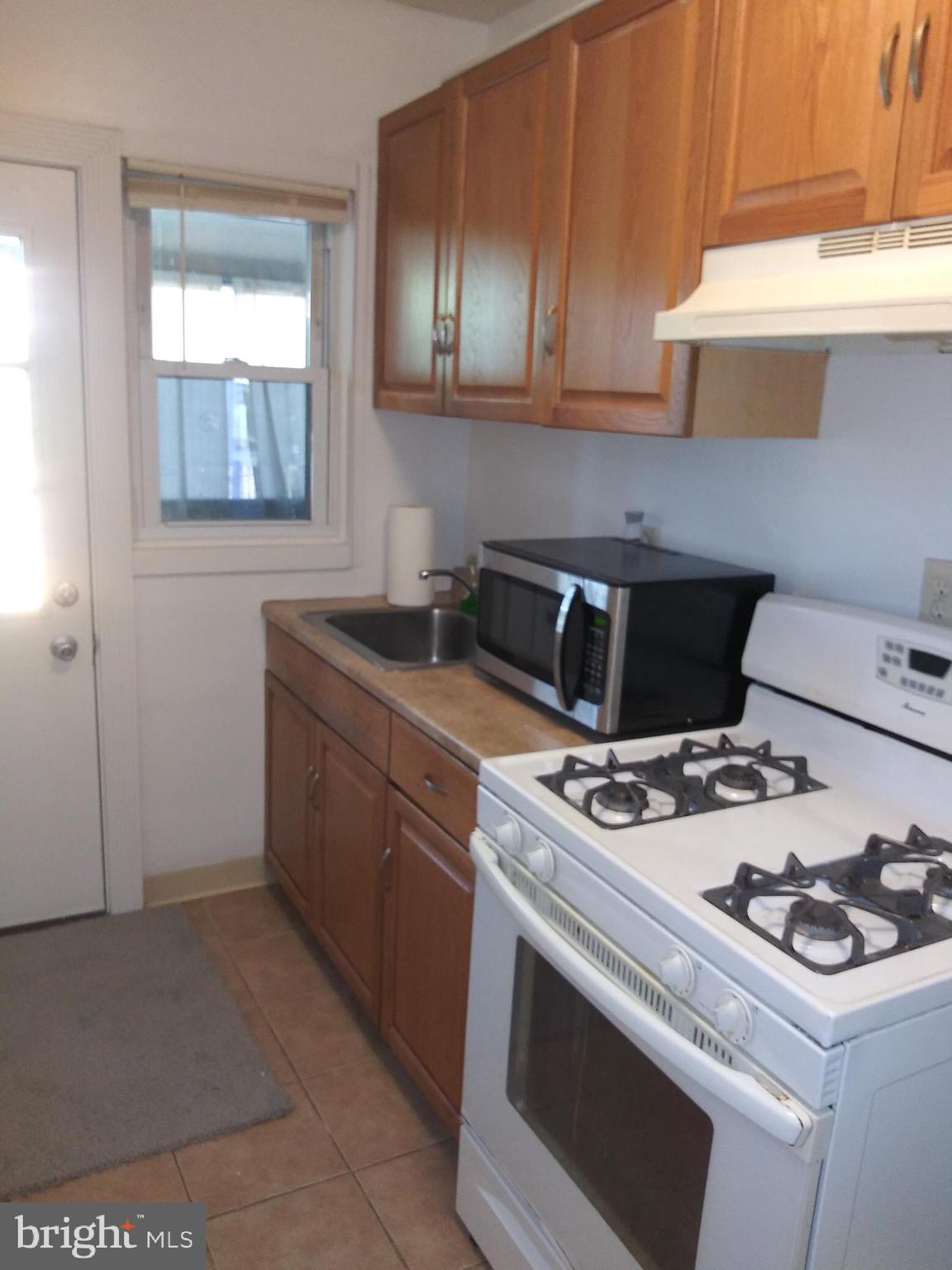 204 Arden Road West Baltimore, MD 21225 - Photo 6 of 12 KITCHEN