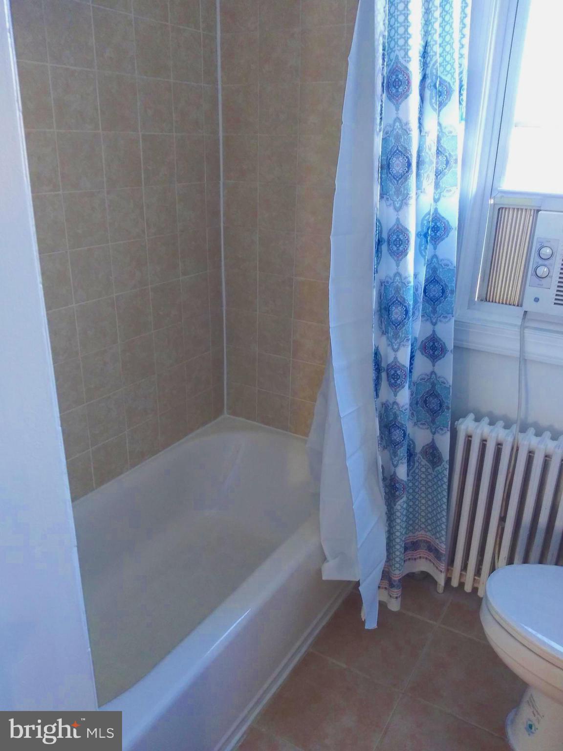 204 Arden Road West Baltimore, MD 21225 - Photo 10 of 12 2nd floor bath