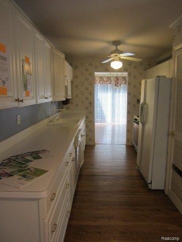 1487 Carriage Lane Rochester, MI 48306 - Photo 2 of 11 IMG_3472.jpg