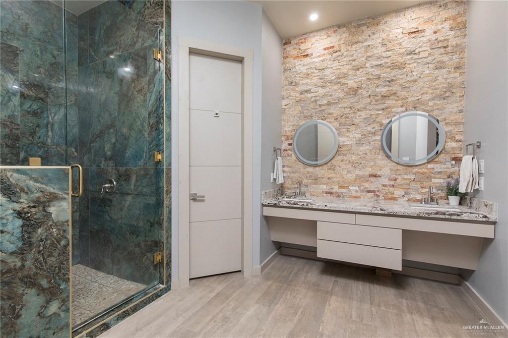 39016 Mile 4 Road Penitas, TX 78576 - Photo 8 of 26