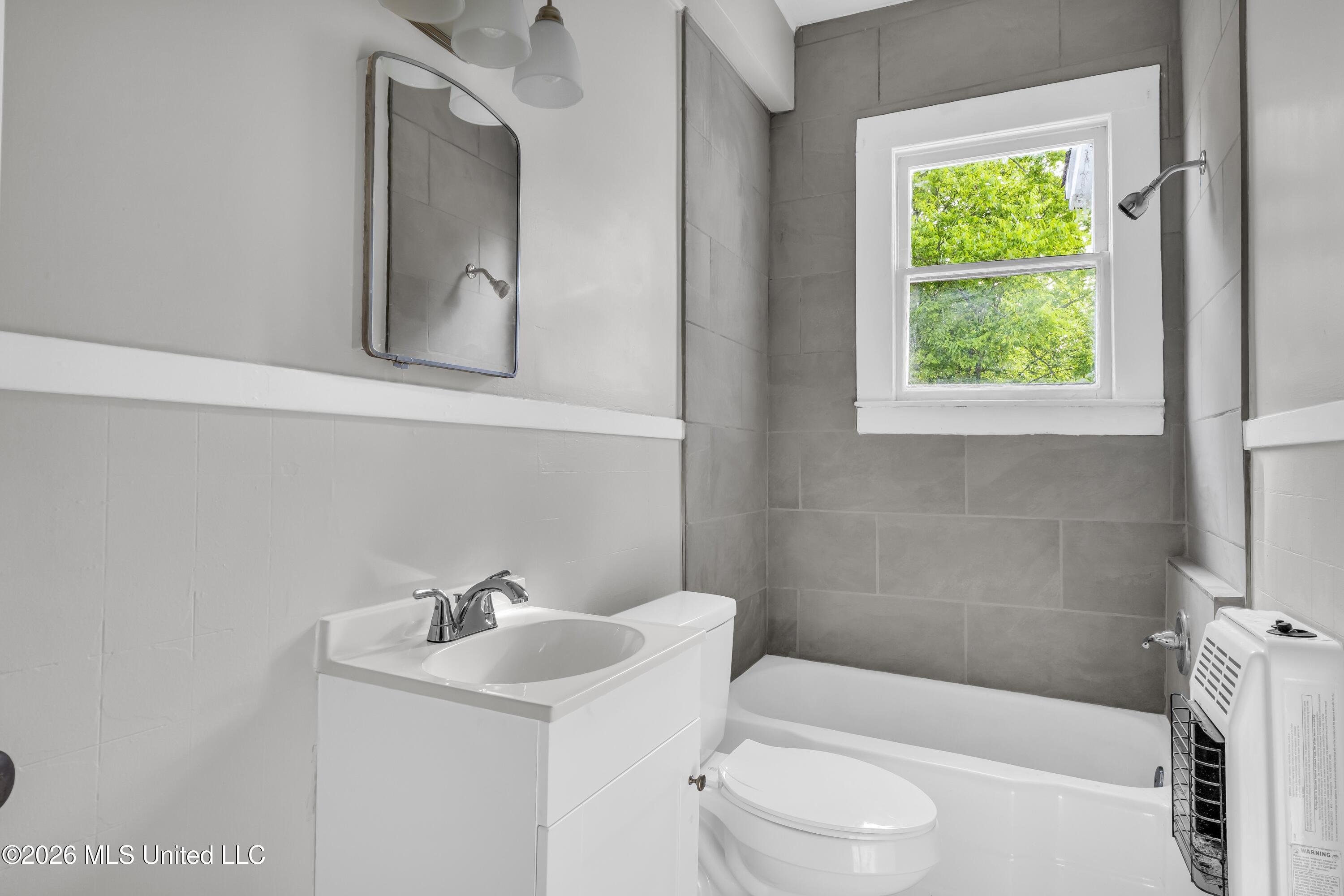 123 Cottrell Street West Point, MS 39773 - Photo 19 of 22 Unit 2 Bathroom For 123 Cottrell