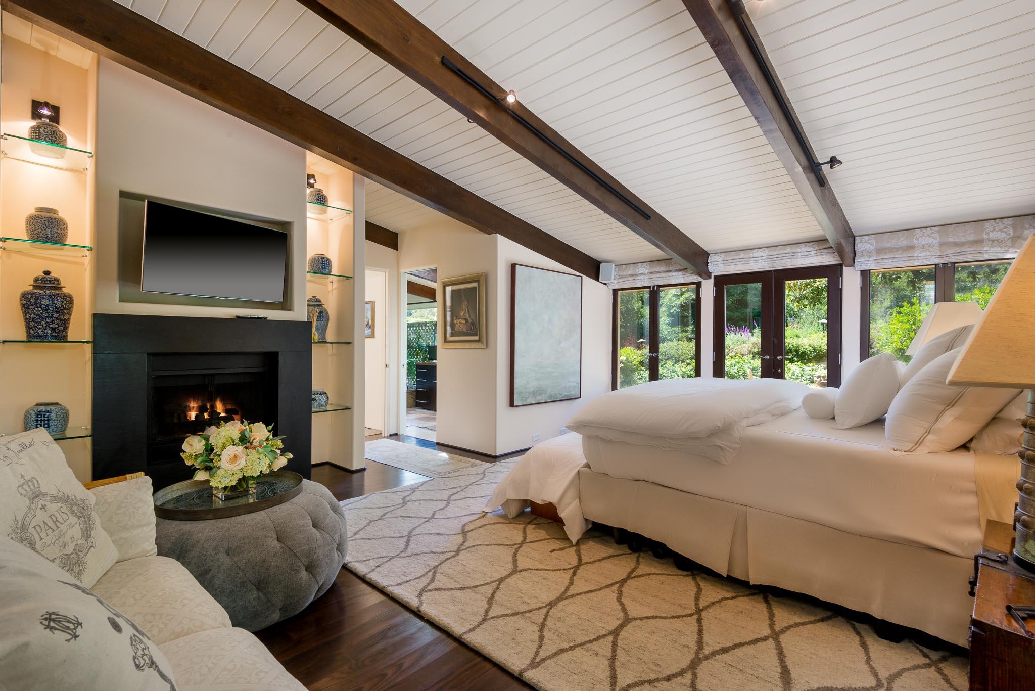 2866 East Valley Road Montecito, CA 93108 - Photo 7 of 25 MasterBedRoom