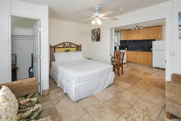 $2,200 | 240 Liliʻuokalani Avenue, Unit 202, Honolulu, HI 96815