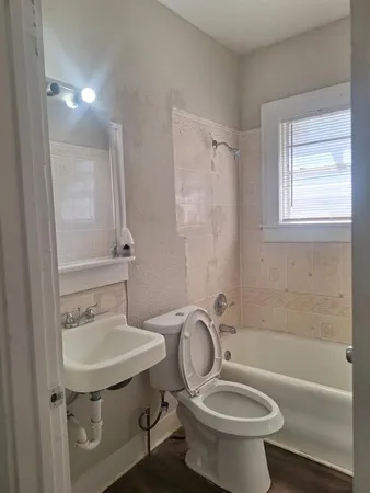 $950 | 3725 Avenue K, Fort Worth, TX 76105