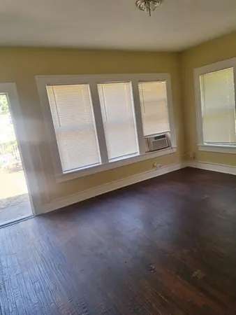 $1,000 | 3725 Avenue K, Fort Worth, TX 76105