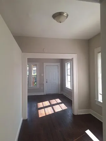 $950 | 3725 Avenue K, Fort Worth, TX 76105