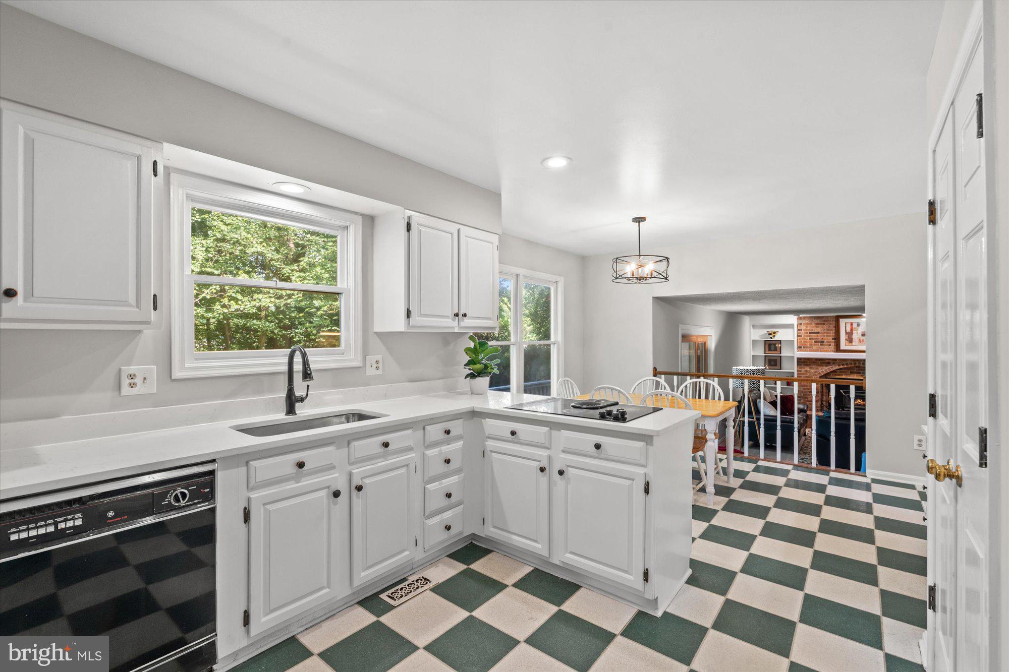 10100 Lawyers Road Vienna, VA 22181 - Photo 15 of 41 Bright White Kitchen