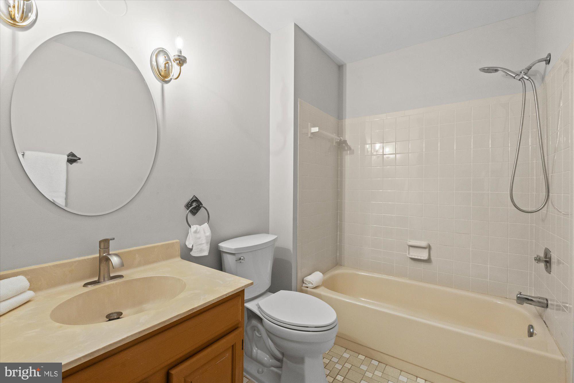 10100 Lawyers Road Vienna, VA 22181 - Photo 26 of 41 Main Level Full Bathroom