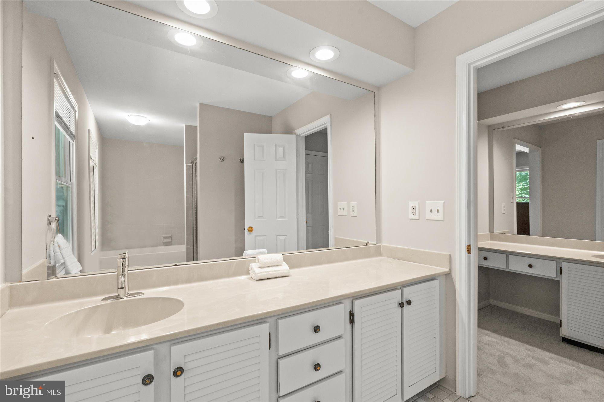 10100 Lawyers Road Vienna, VA 22181 - Photo 31 of 41 Primary Bath - Newly Painted