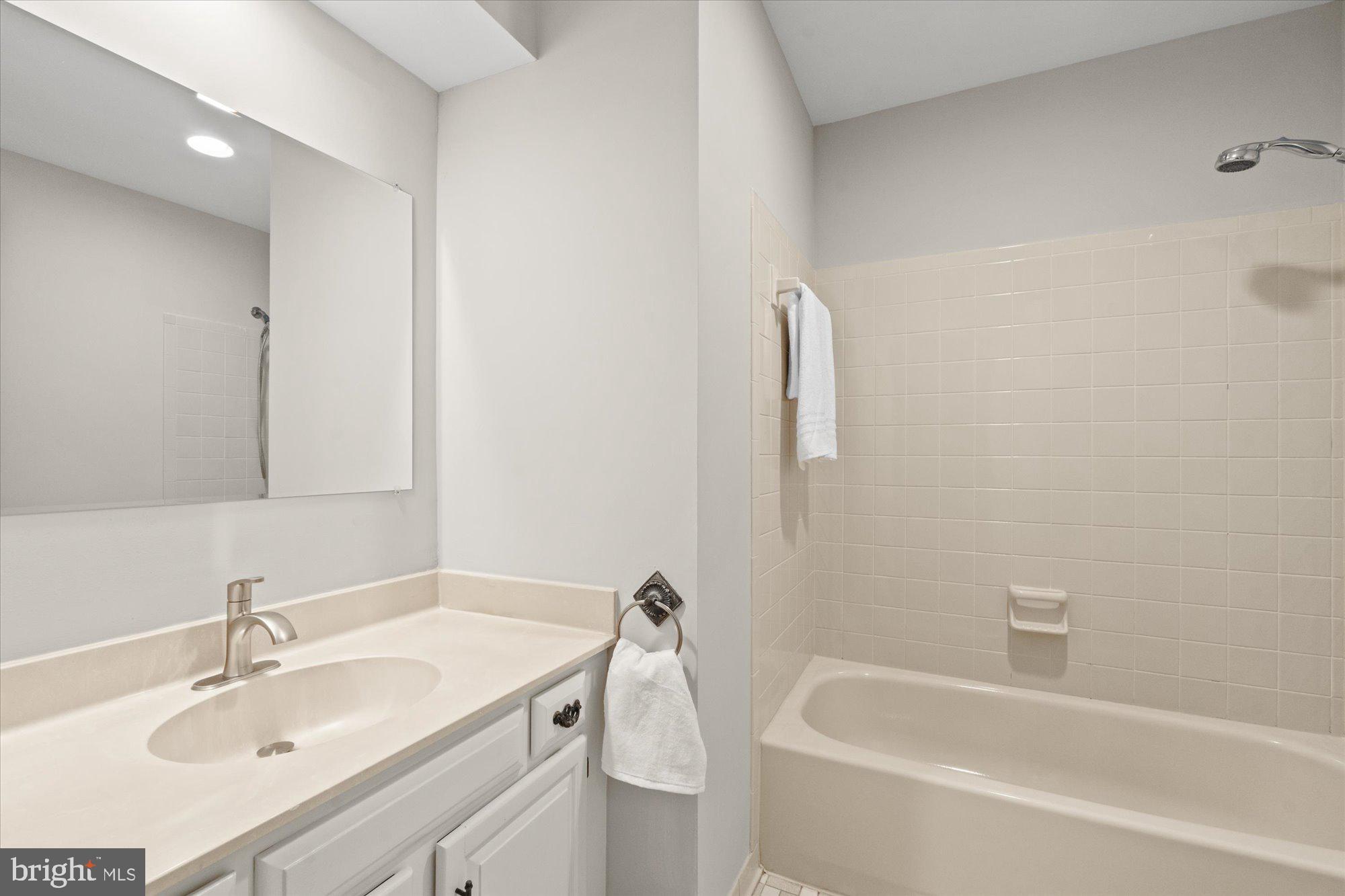 10100 Lawyers Road Vienna, VA 22181 - Photo 35 of 41 Full Hallway Bathroom