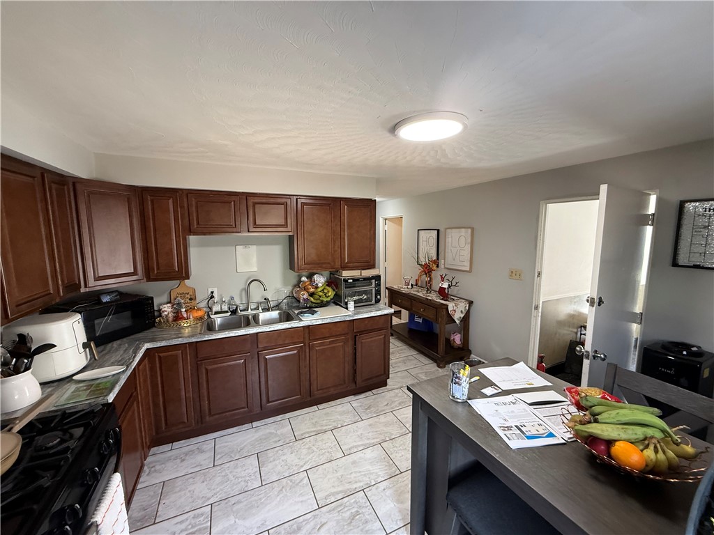 595 South Main Street Woonsocket, RI 02895 - Photo 3 of 44