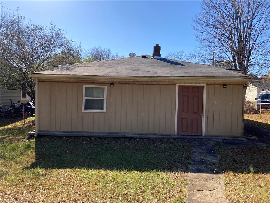 326 Washburn Street Lexington, NC 27292 - Photo 2 of 18