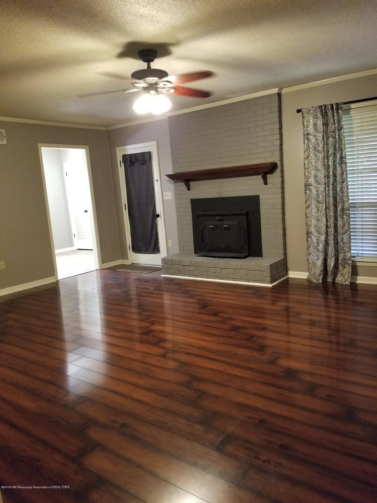 4776 Pleasant Hill Road Nesbit, MS 38651 - Photo 8 of 18 Greatroom