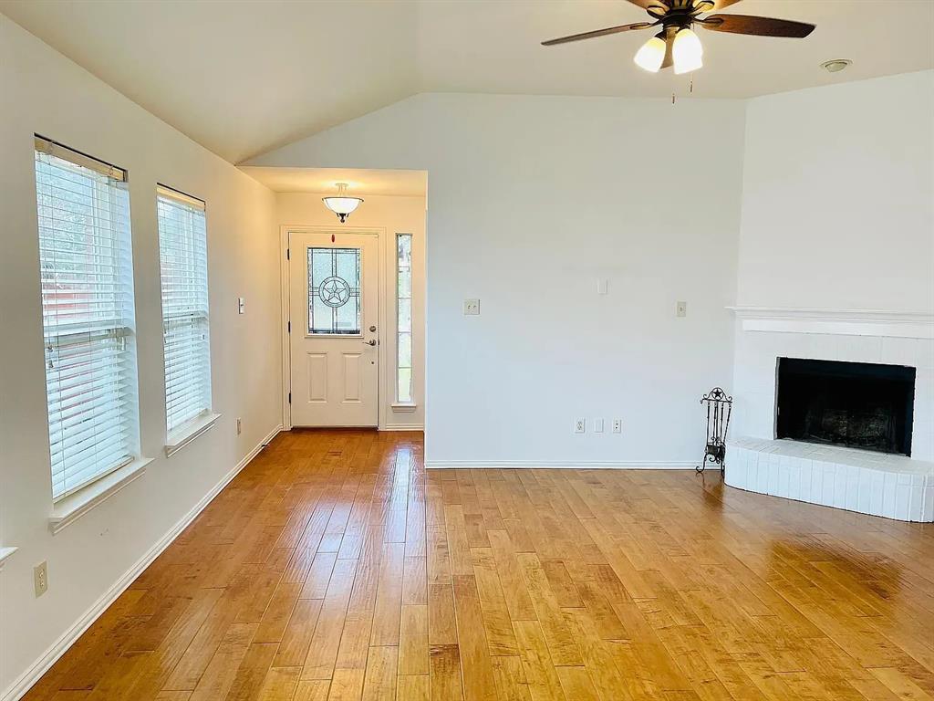 4829 Fox Ridge Lane McKinney, TX 75071 - Photo 4 of 15