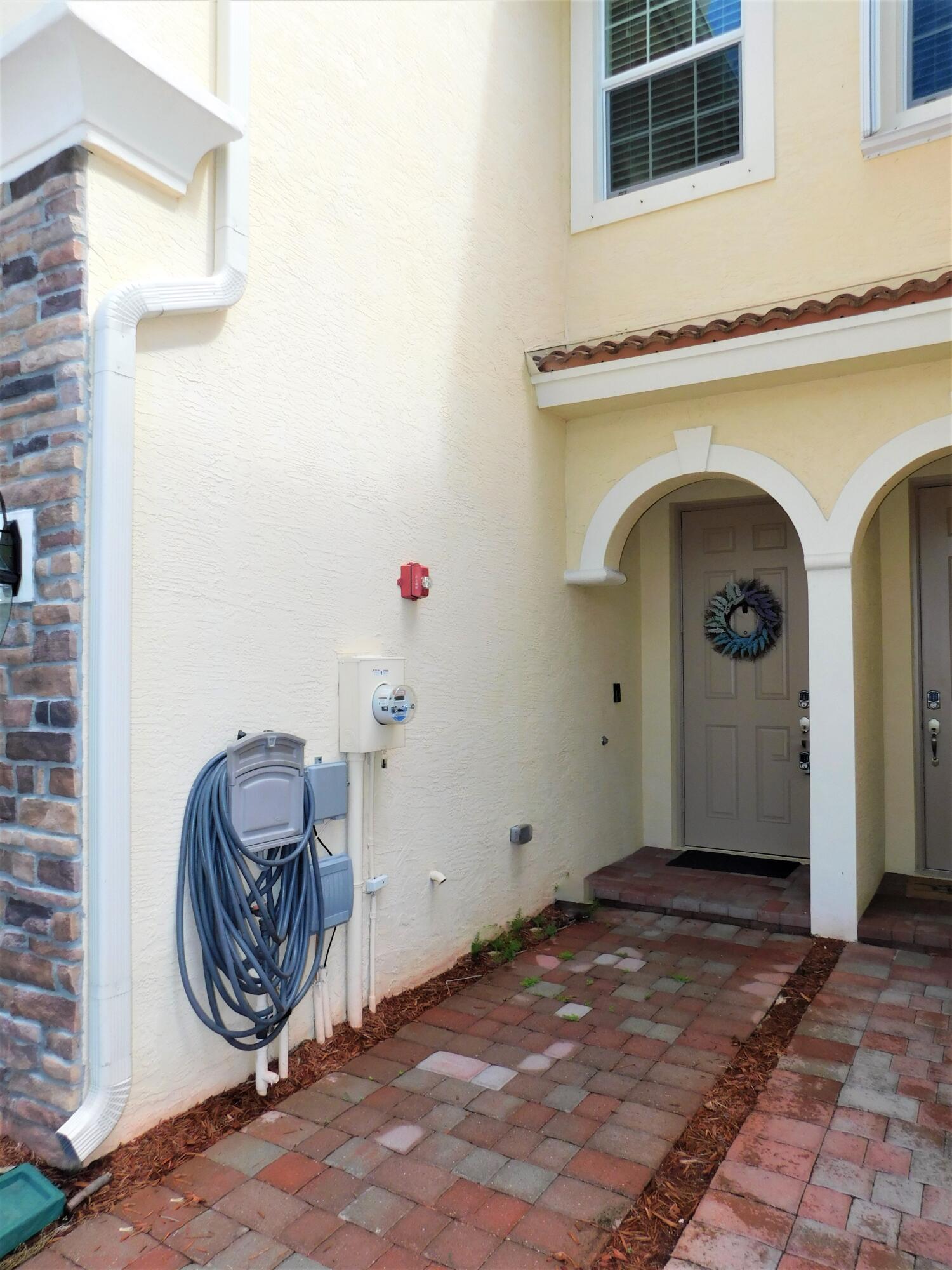 3091 Southwest Otter Lane Stuart, FL 34997 - Photo 2 of 28 Entrance