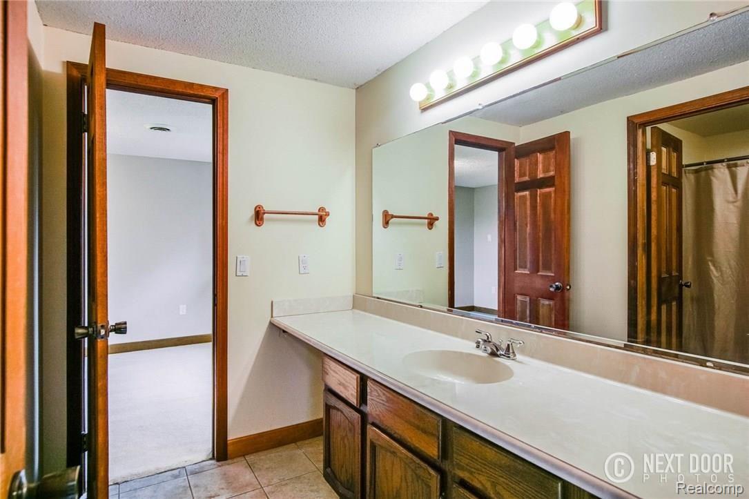 13151 Rohn Road Fenton, MI 48430 - Photo 44 of 53 DSC04517.jpg