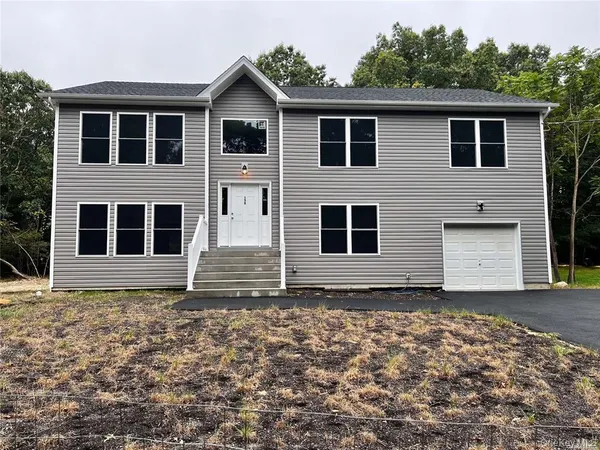 $3,600 | 158 Norfleet Lane, Medford, NY 11763