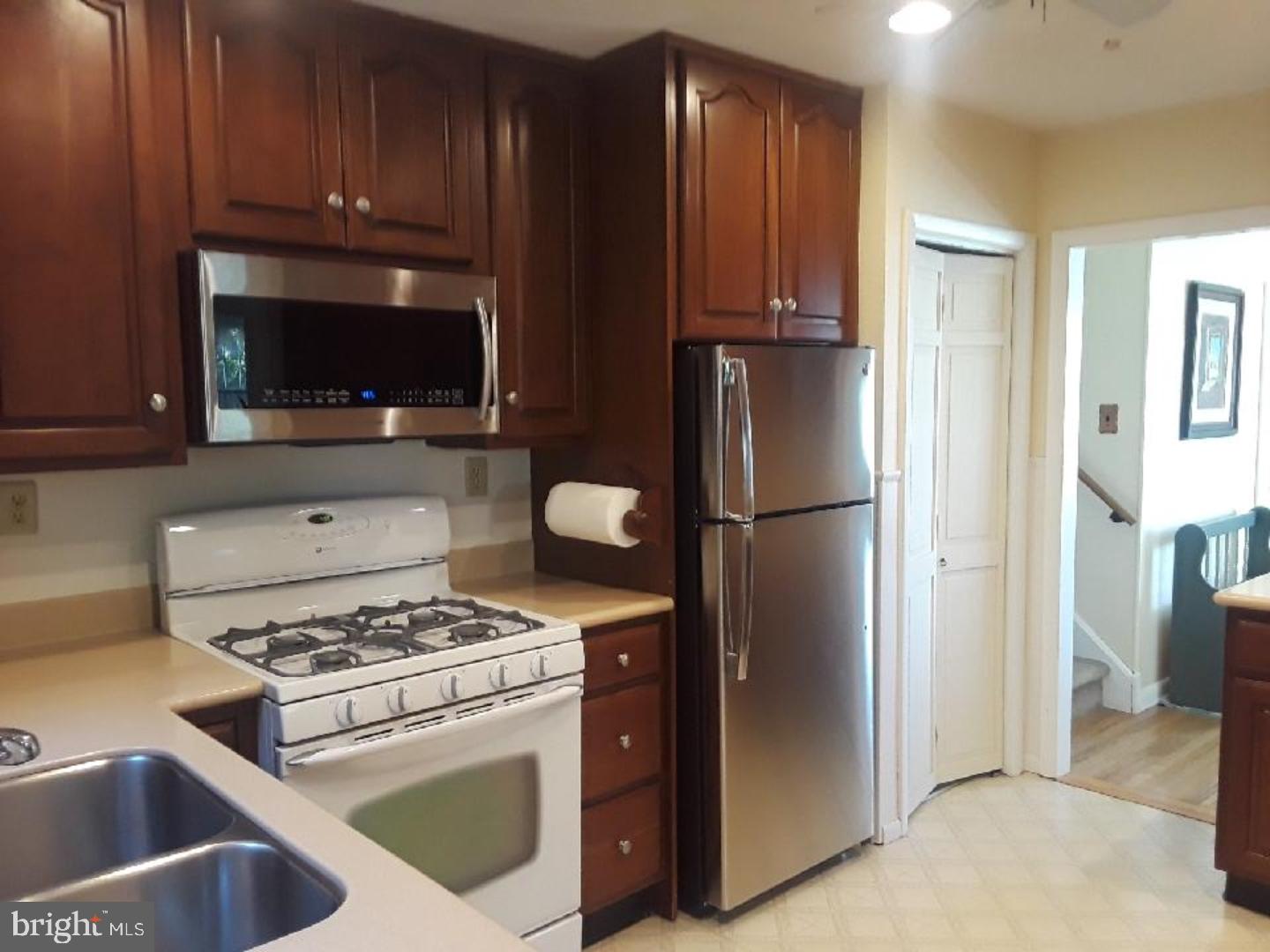 249 Hickory Road Warminster, PA 18974 - Photo 8 of 22