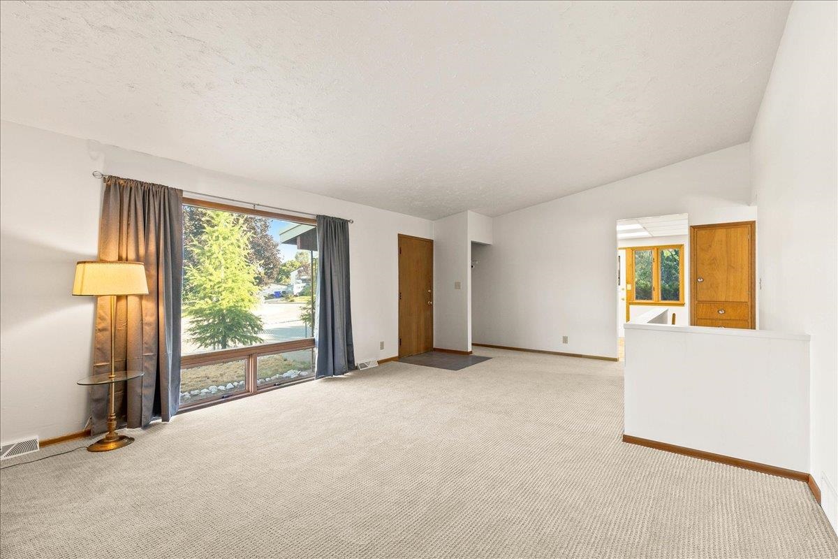 6908 North Post Street Spokane, WA 99208 - Photo 8 of 22 Gallery Image 8